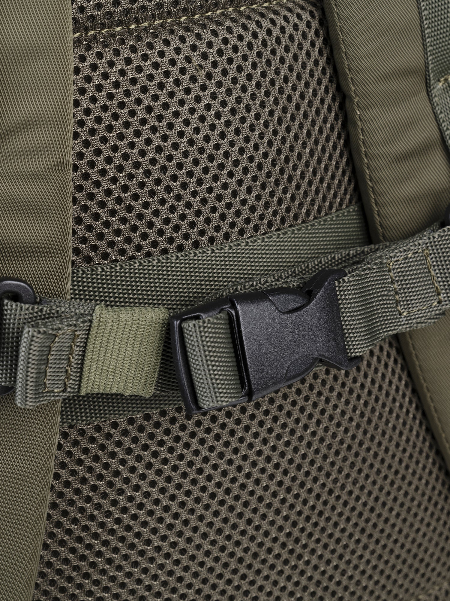 Zaino unisex in PET riciclato Casual BKBAND15-Verde militare Tucano