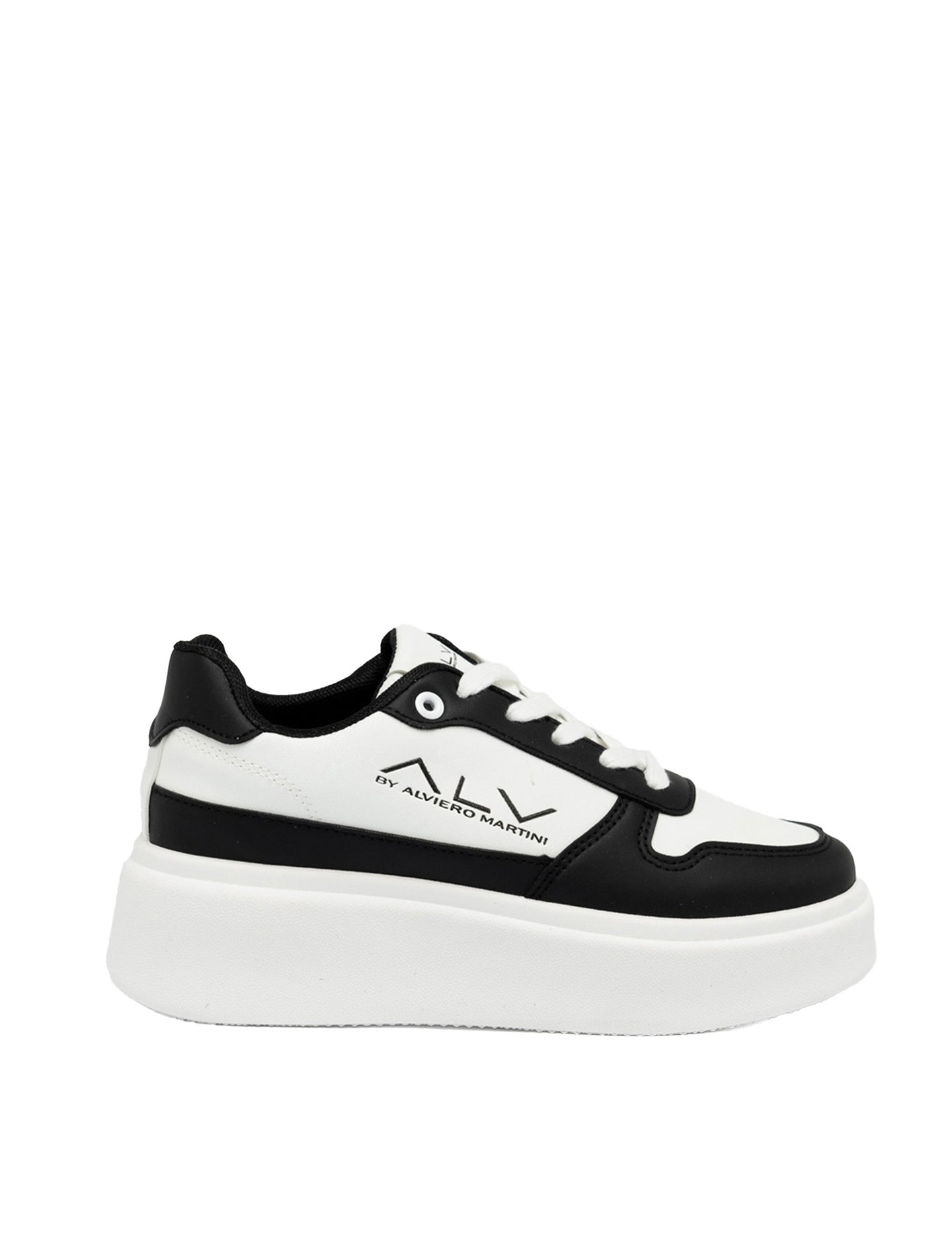 Sneakers in Pelle Vegana Nero