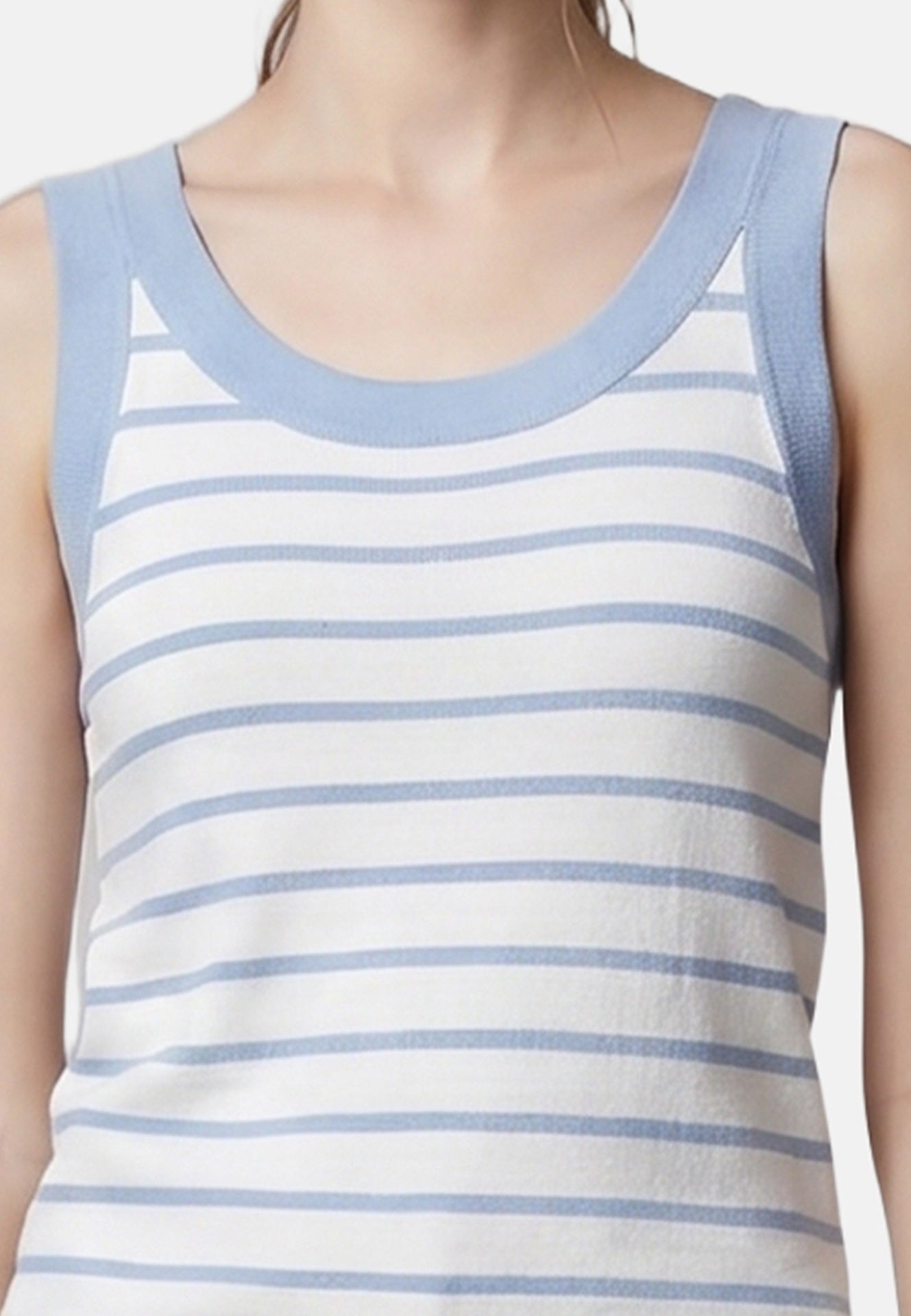 Blusa in 70% Viscosa 30% Nylon Blu