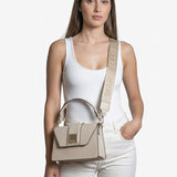 Kourtney M Rh Borsa a spalla