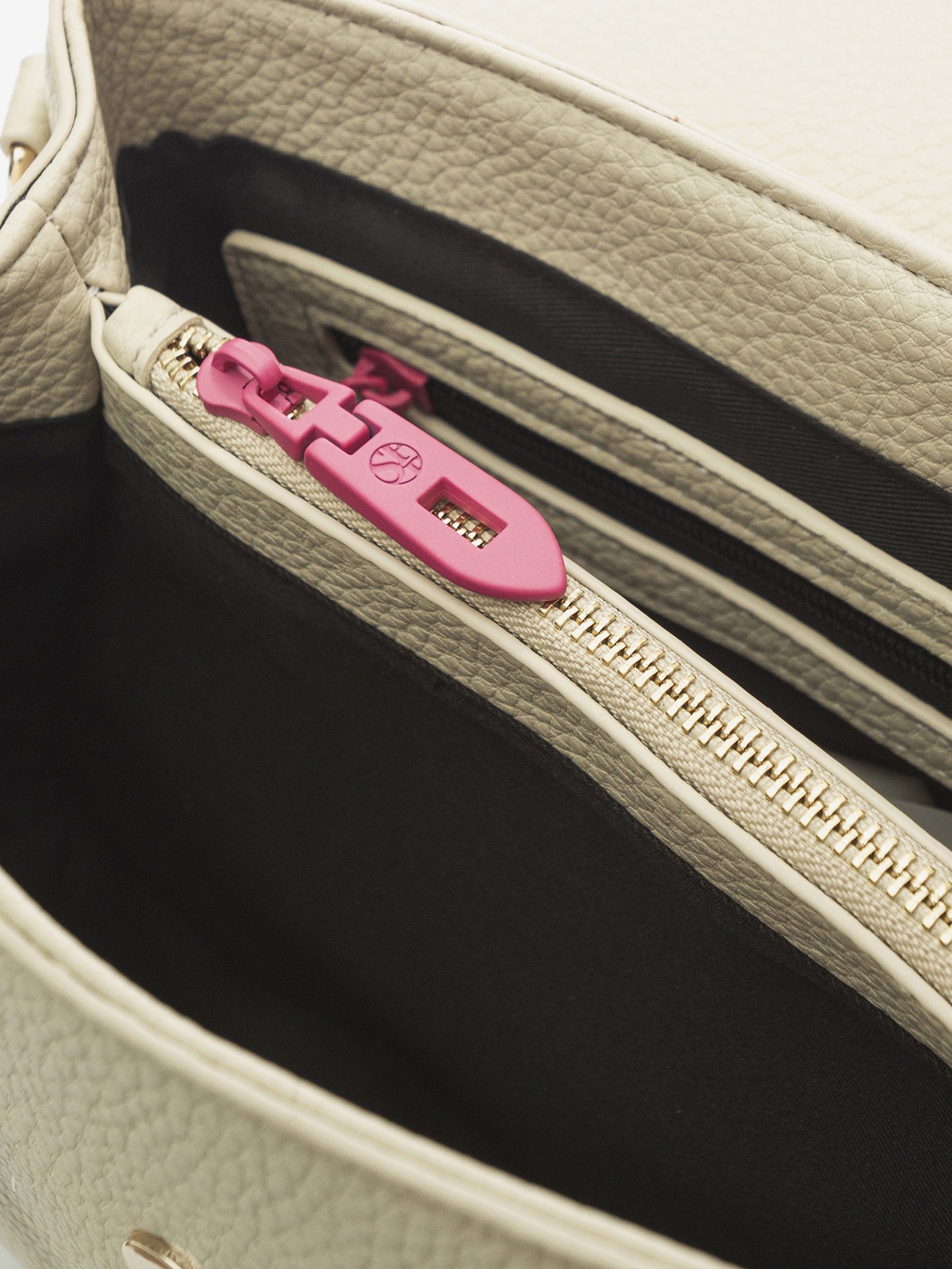 Borsa a Mano in Polyurethane Panna