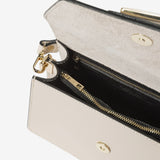 Kourtney M Rh Borsa a spalla