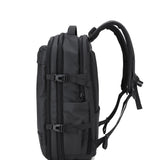 Mochila unisex Aoking Erevan Ultra de poliéster negro.