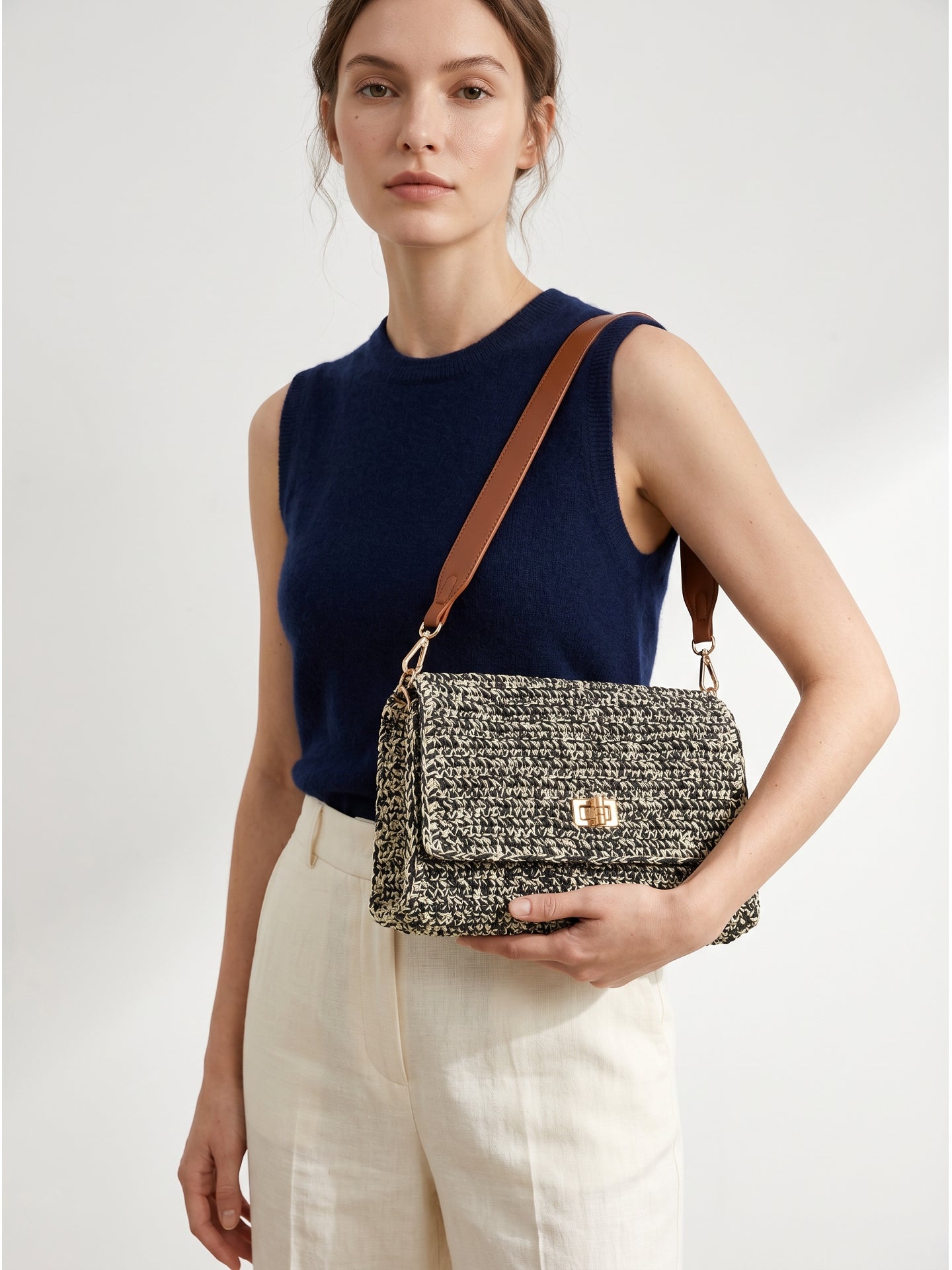 Borsa a Tracolla in Woven Straw Nero