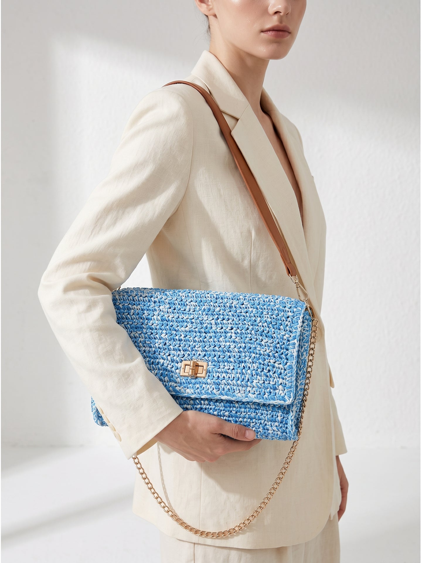 Borsa a Tracolla in Woven Straw Blu