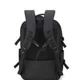 Mochila unisex Aoking Erevan Ultra de poliéster negro.